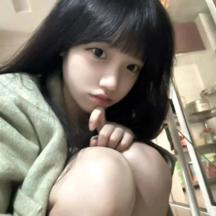 裹头巾的女人